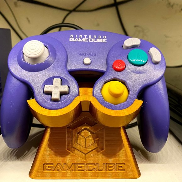 Nintendo GameCube Controller Stand with Engraved Logo 12 Colors - Picture 9 of 14